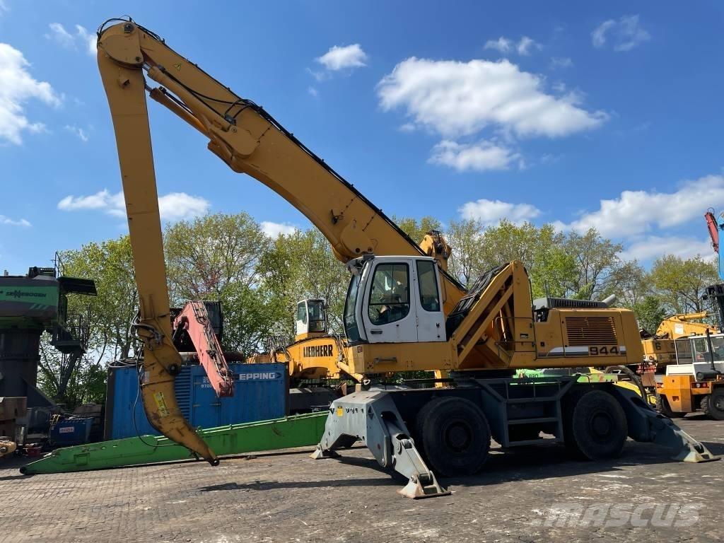 Liebherr 944 C HD 廃棄物／工業産廃処理機