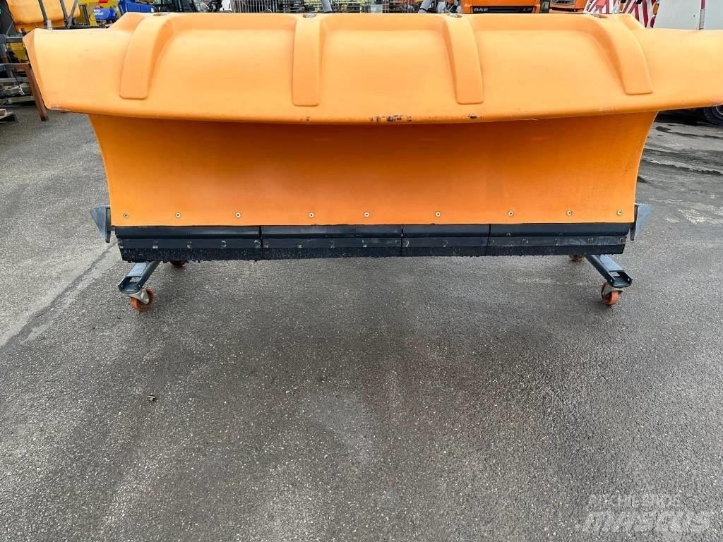 Nido SNK 27 VPZ 240 スノーブレードとプラウ
