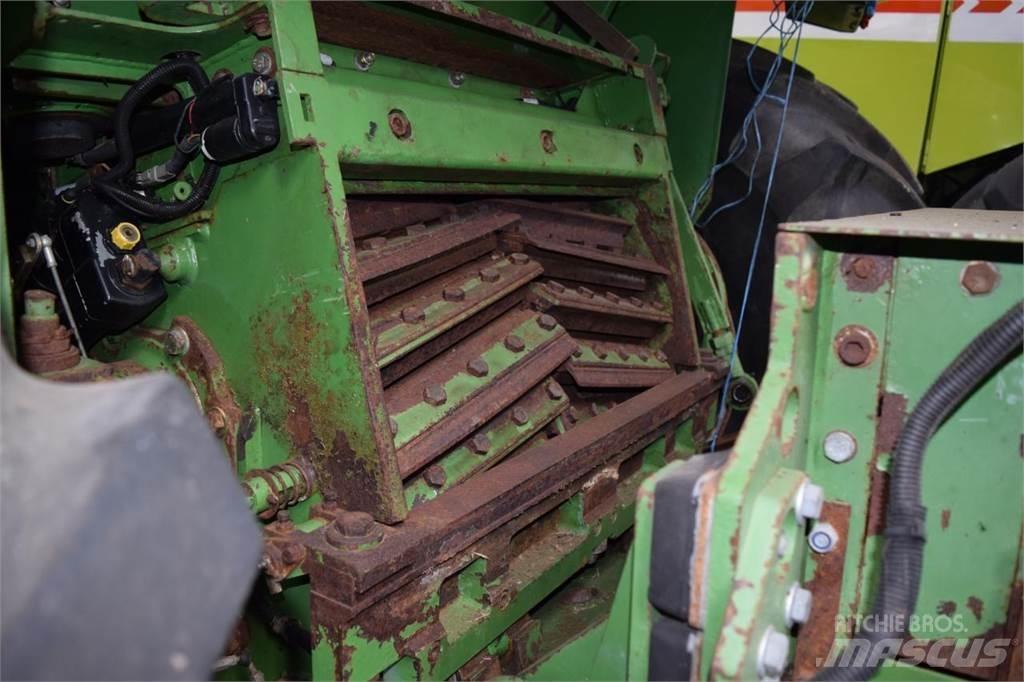 Krone Big X V8 自走式フォレージハーベスター
