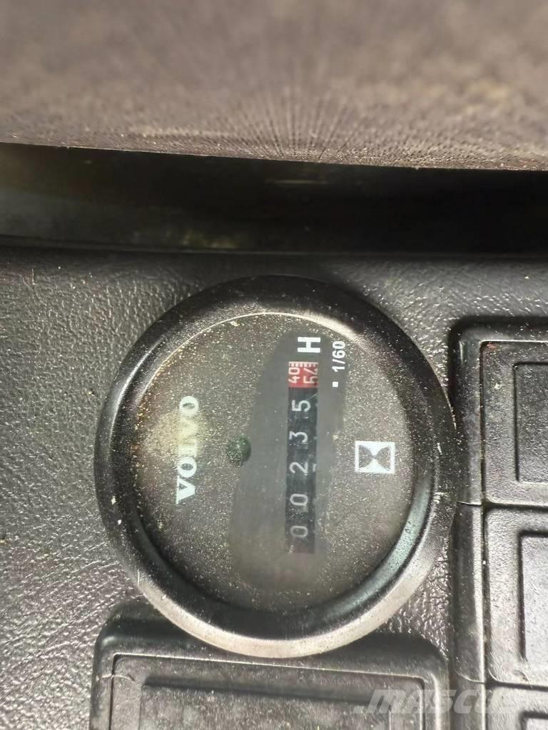 Volvo 140 大型油圧ショベル12t以上（パワーショベル・ユンボ）
