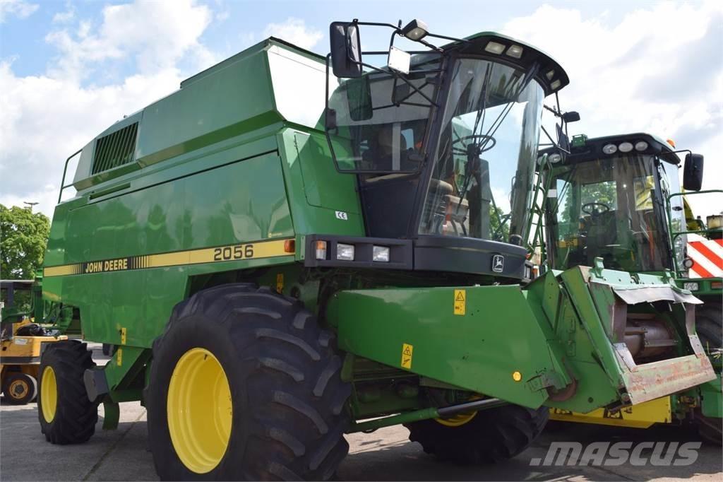 John Deere 2056 コンバイン