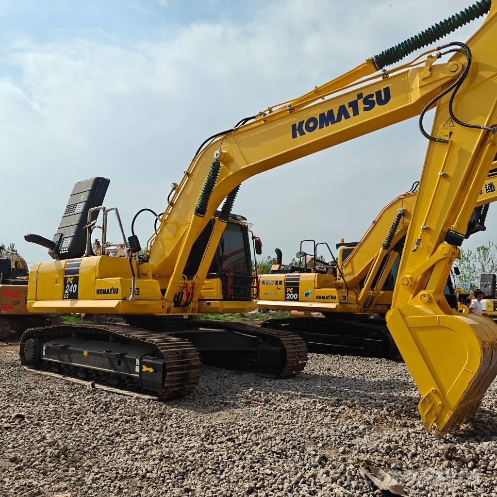 Komatsu 240LC-8 大型油圧ショベル12t以上（パワーショベル・ユンボ）