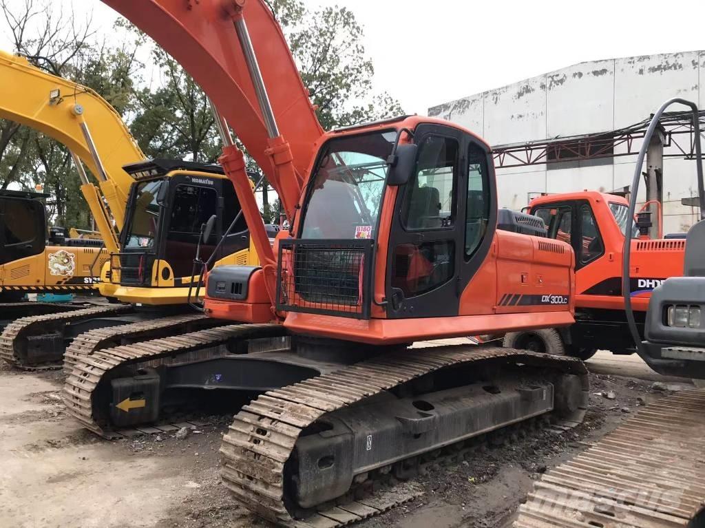 Doosan dx300 大型油圧ショベル12t以上（パワーショベル・ユンボ）