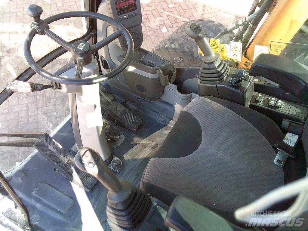 CAT M313D ホイール式油圧ショベル（パワーショベル・ユンボ・バックホー）