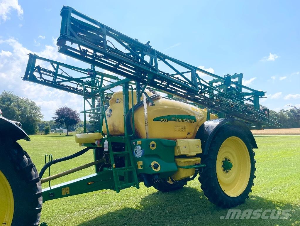John Deere 732 牽引型スプレイヤー
