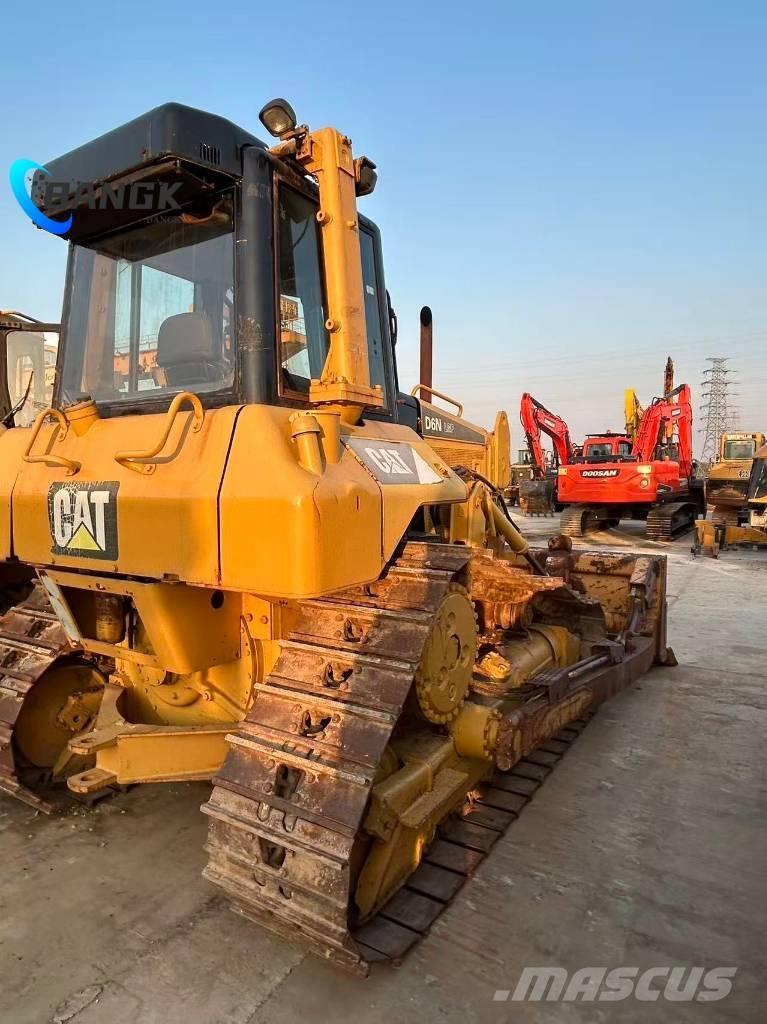 CAT D 6 N ブルドーザー