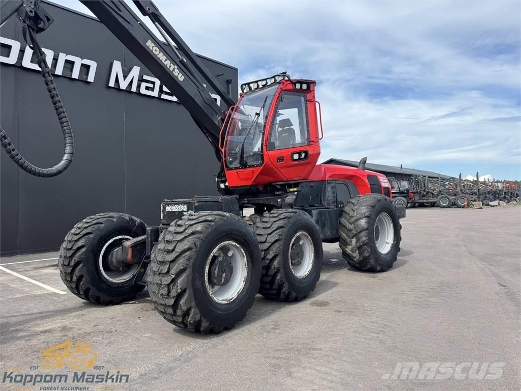 Komatsu 951 ハーベスター