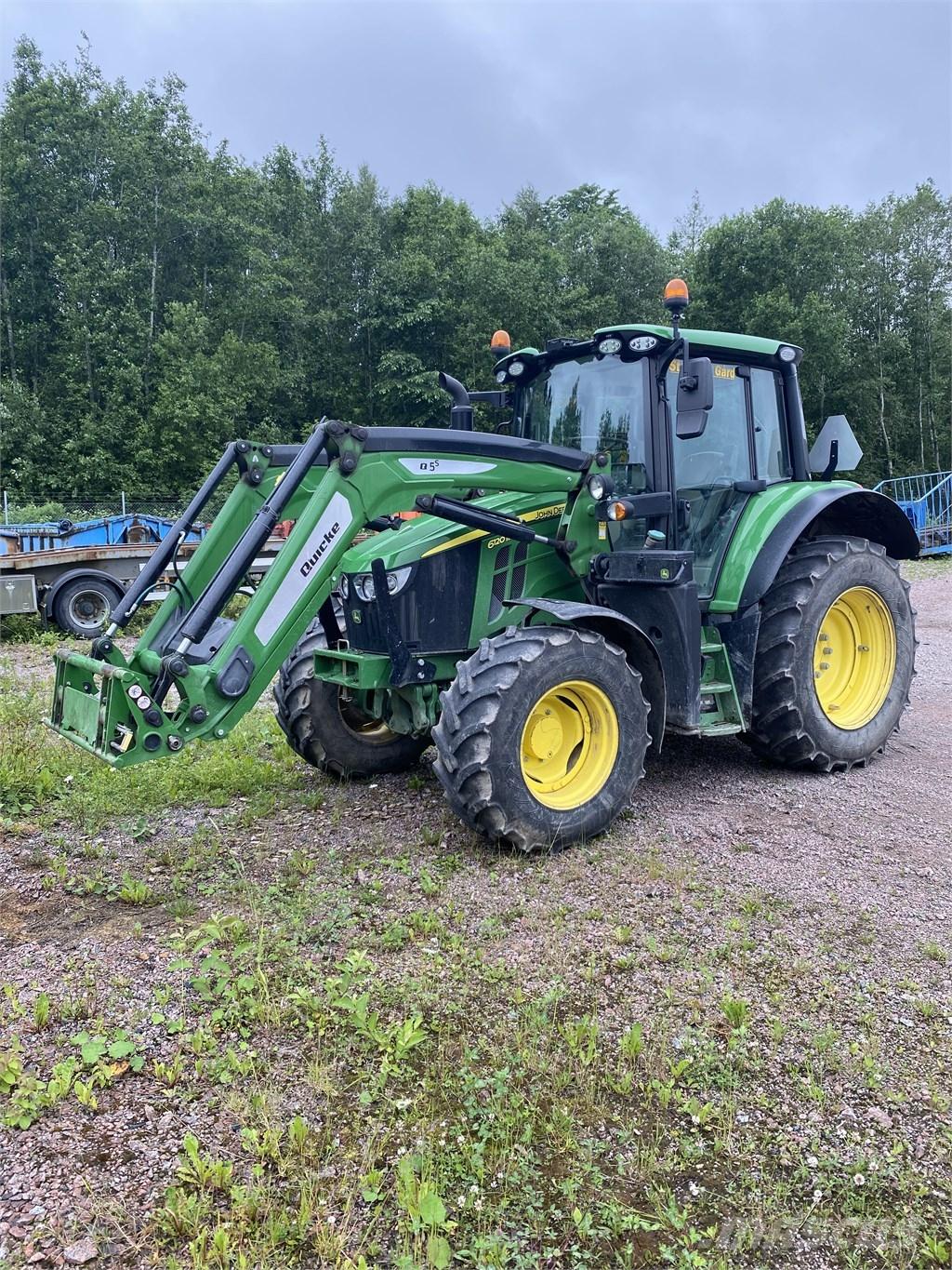 John Deere 6120 M トラクター