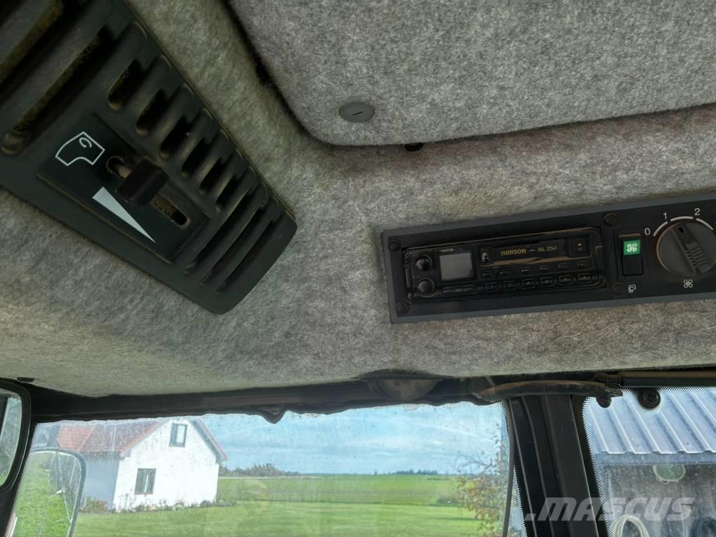 Valmet 8450 トラクター