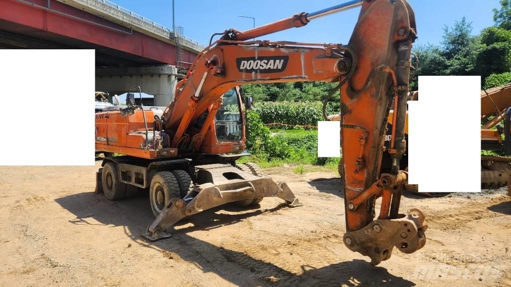 Doosan DX210WA ホイール式油圧ショベル（パワーショベル・ユンボ・バックホー）