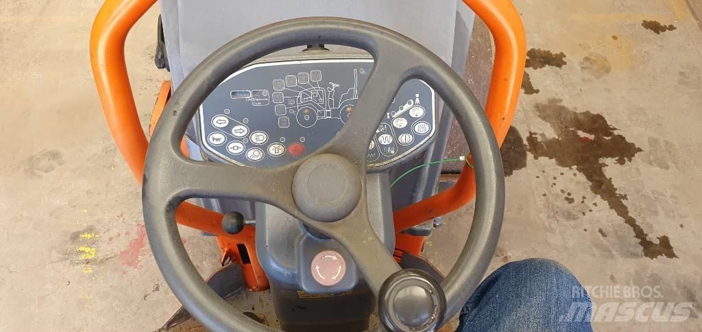 Hamm HD 10 C VV タンデムローラ