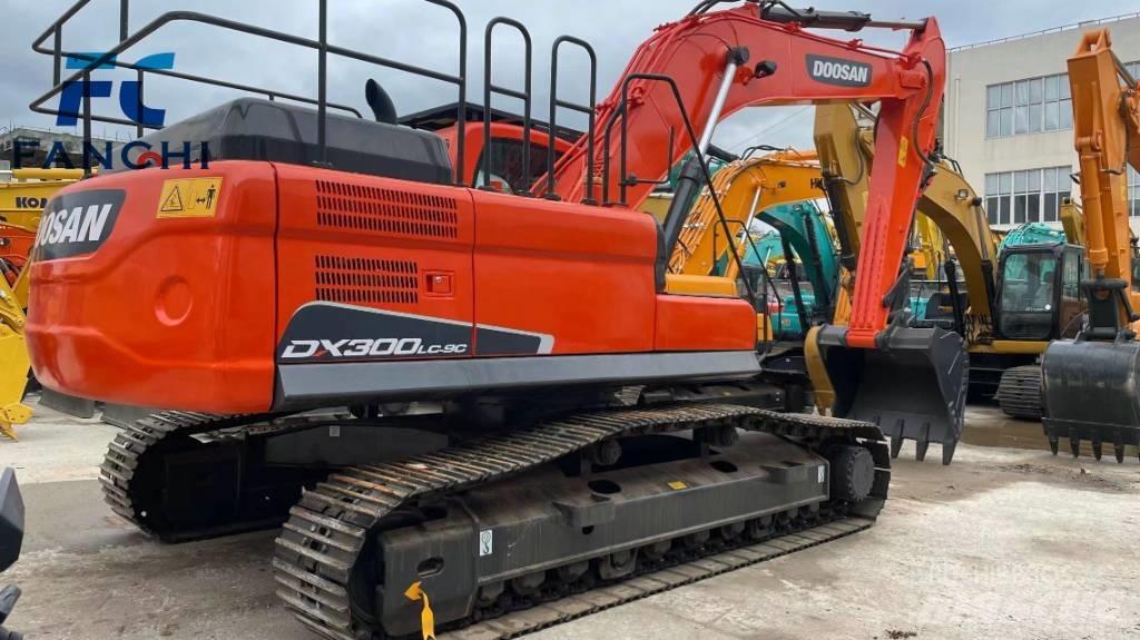 Doosan DX 300 LC 大型油圧ショベル12t以上（パワーショベル・ユンボ）
