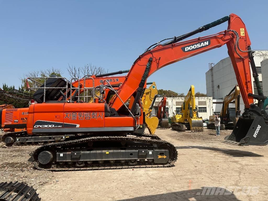 Doosan DX 300 中型油圧ショベル 7ｔ-12ｔ（ユンボ・パワーショベル・バックホー）