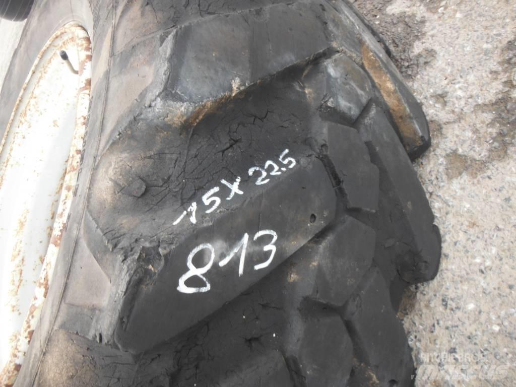 Michelin 15R22.5 タイヤ、ホイル、リム