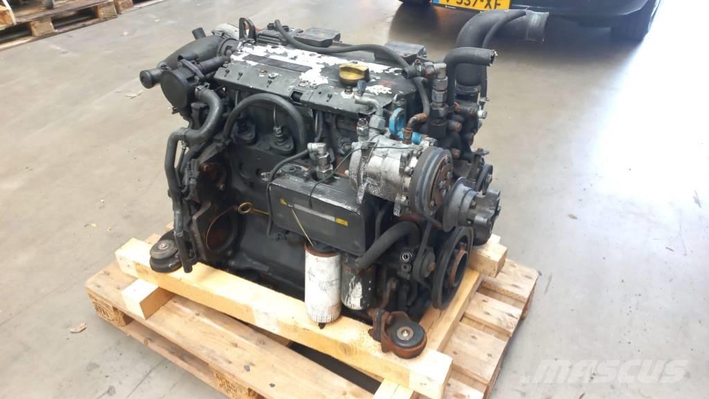 Deutz TD2012L042V エンジン