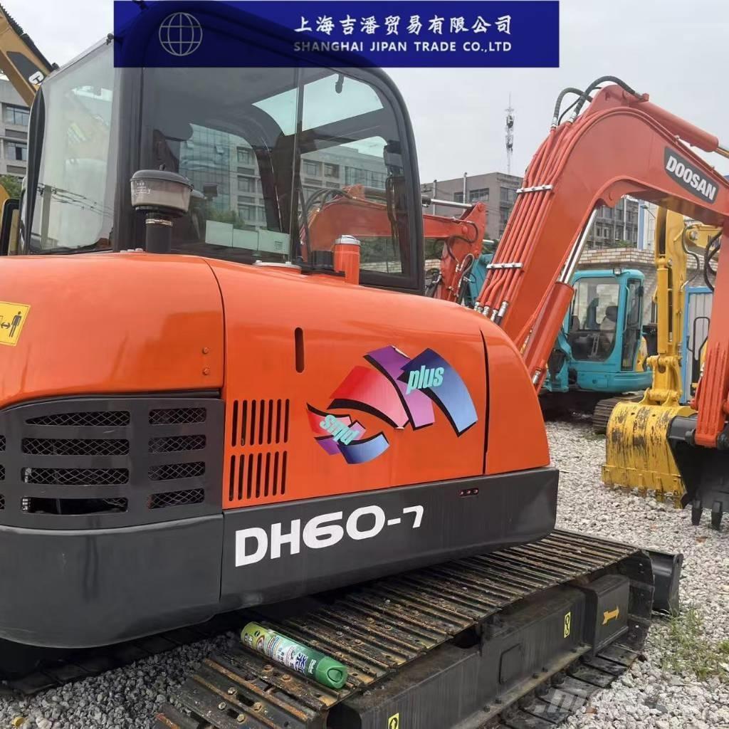 Doosan DH 60 ミニ油圧ショベル 7t以下（ミニユンボ・ミニディガー）