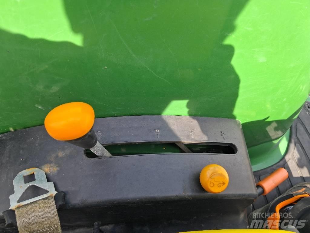 John Deere 4520 トラクター