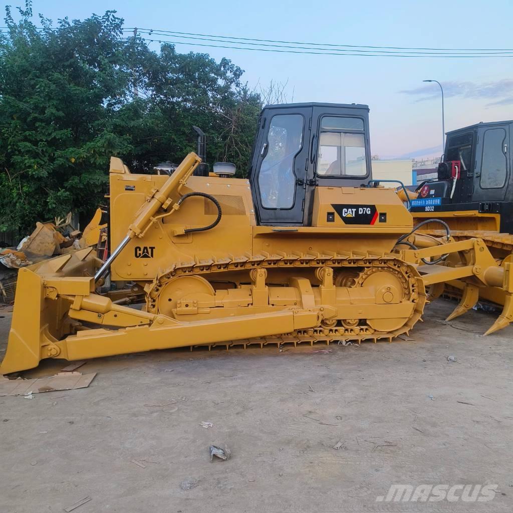 CAT D 7 R ブルドーザー