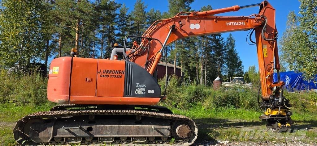Hitachi ZX 225 USR 大型油圧ショベル12t以上（パワーショベル・ユンボ）
