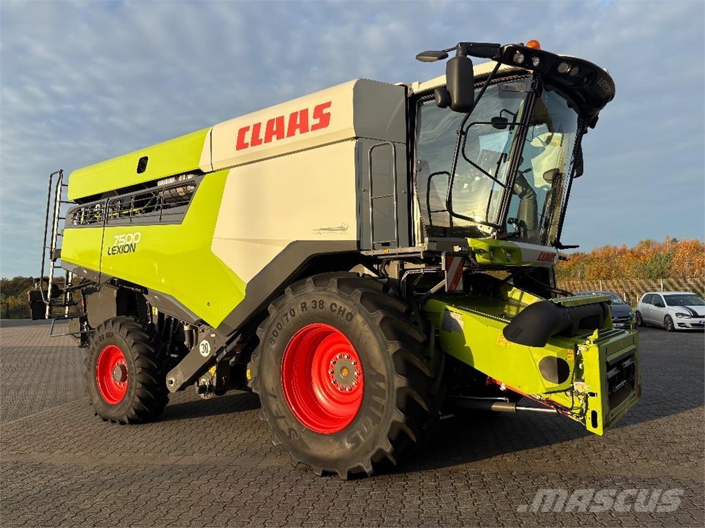 CLAAS LEXION 7500 コンバイン
