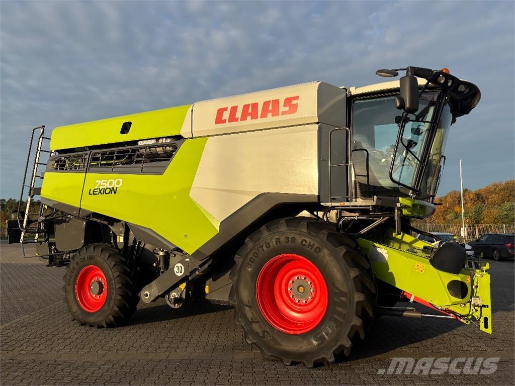 CLAAS LEXION 7500 コンバイン