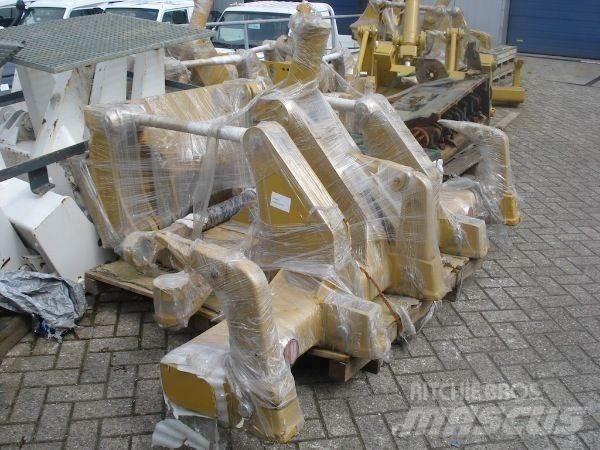 CAT 140M/160M Ripper 建設機械 -　その他