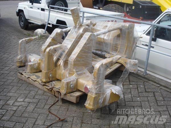 CAT 140M/160M Ripper 建設機械 -　その他
