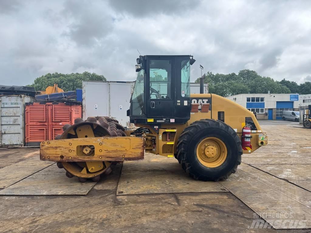 CAT CP 533 E 振動ローラ