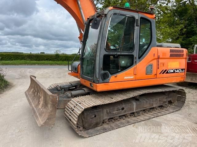 Doosan DX 140 LC 大型油圧ショベル12t以上（パワーショベル・ユンボ）