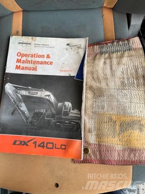 Doosan DX 140 LC 大型油圧ショベル12t以上（パワーショベル・ユンボ）