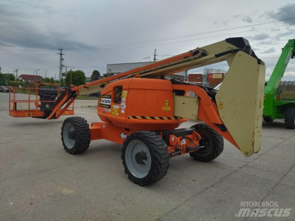 JLG 600 AJ ブームリフト　屈伸型