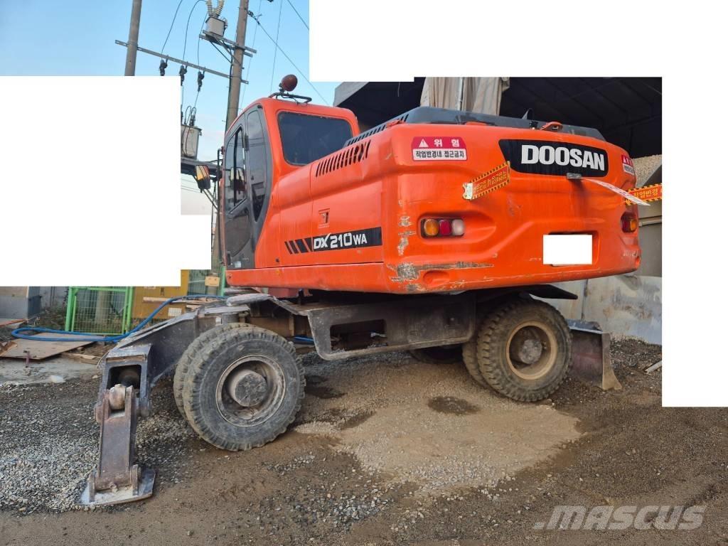 Doosan DX210W ホイール式油圧ショベル（パワーショベル・ユンボ・バックホー）