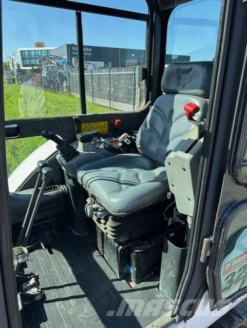 Bobcat 328 ミニ油圧ショベル 7t以下（ミニユンボ・ミニディガー）