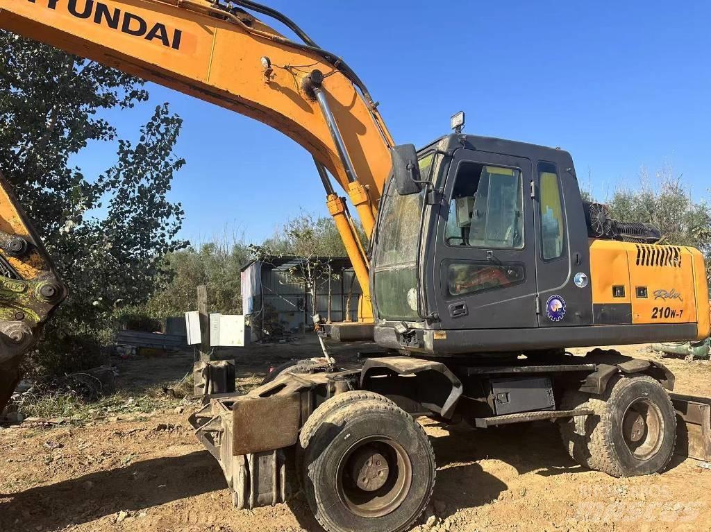 Hyundai R210W-9 ホイール式油圧ショベル（パワーショベル・ユンボ・バックホー）