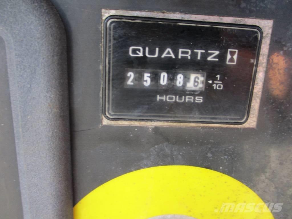 JLG 340 AJ (511) 小型自走式ブームリフト