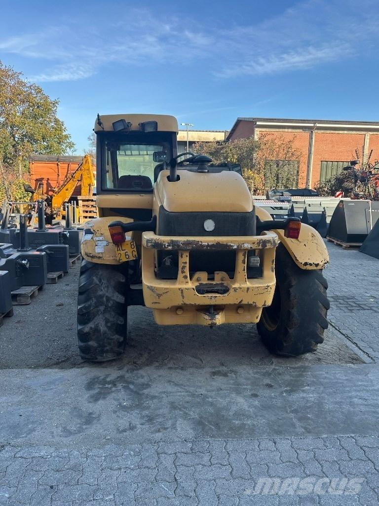 New Holland LM 640 農業用テレハンドラー