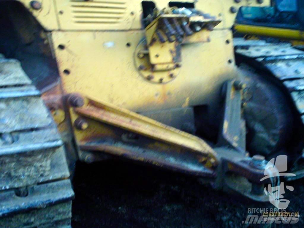 CAT D 8 K ブルドーザー