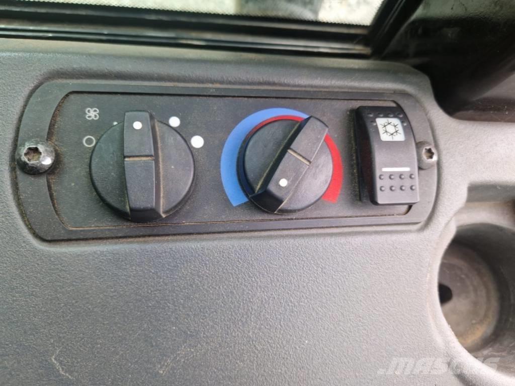 CAT D 4 K 2 LGP ブルドーザー