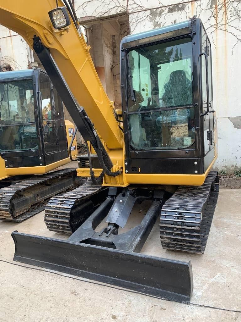 CAT 305.5E2 大型油圧ショベル12t以上（パワーショベル・ユンボ）
