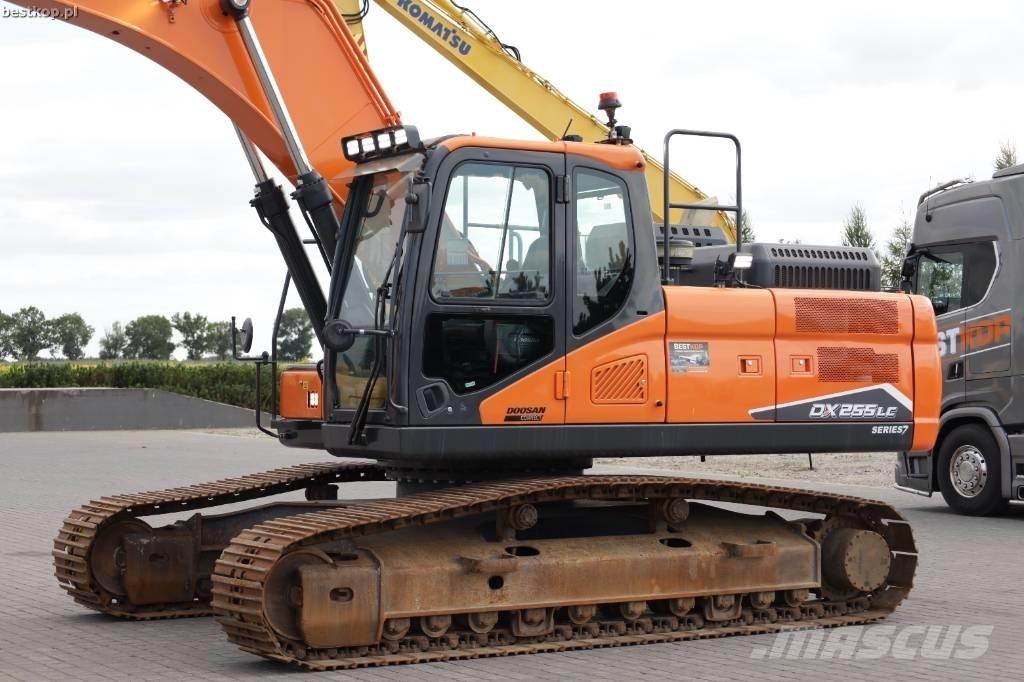 Doosan DX255LC-7 大型油圧ショベル12t以上（パワーショベル・ユンボ）