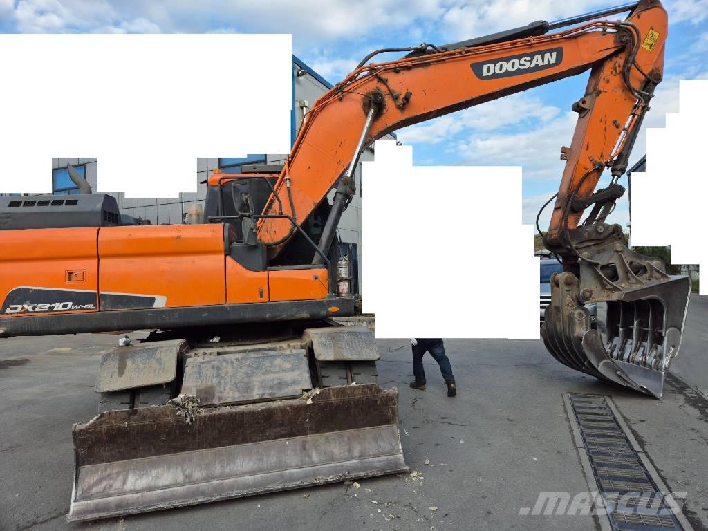 Doosan DX 210 W ホイール式油圧ショベル（パワーショベル・ユンボ・バックホー）