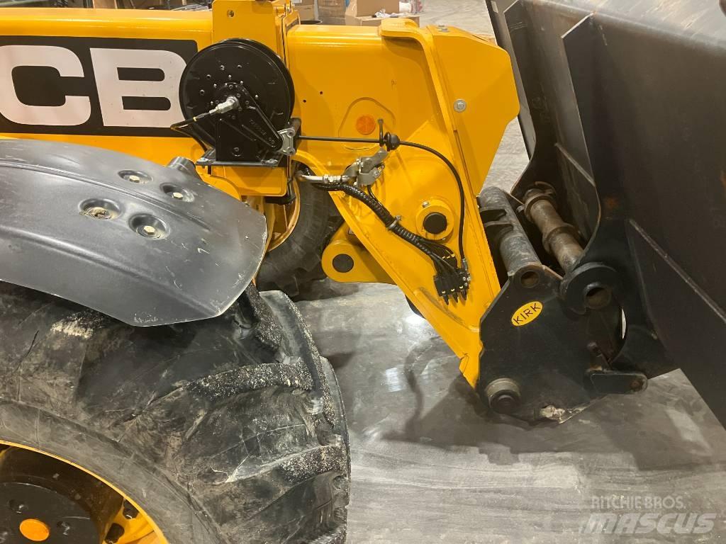 JCB 560-80 テレスコーピックハンドラー
