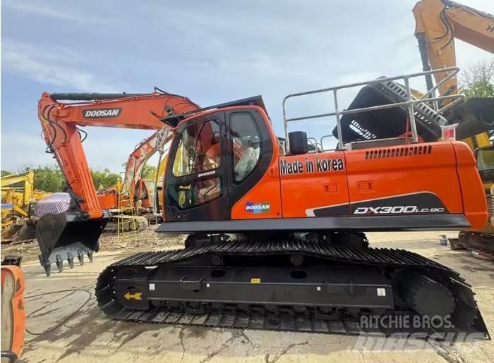 Doosan DX300LC-9C 大型油圧ショベル12t以上（パワーショベル・ユンボ）