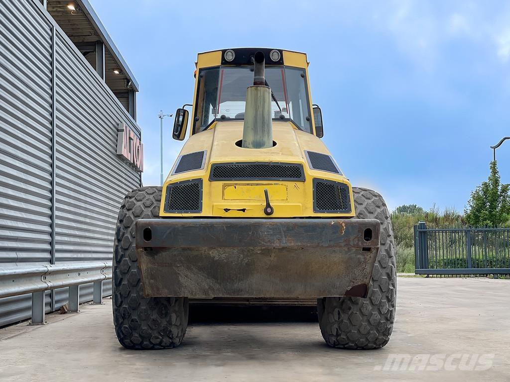 Bomag BW 213 DH-4 振動ローラ