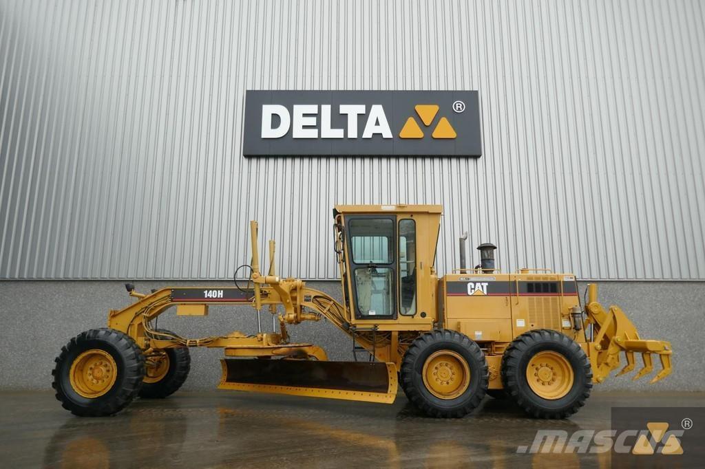 CAT 140H Ex-army モーターグレーダー
