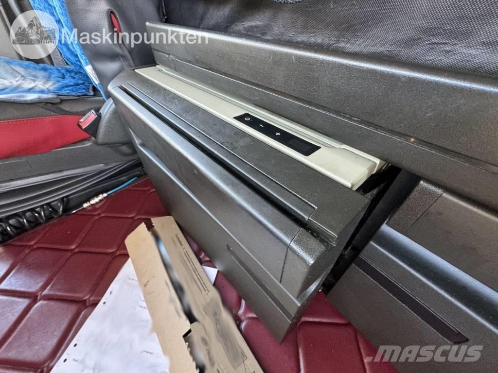 Volvo FH 550 中古トラクターヘッド | トレーラーヘッド