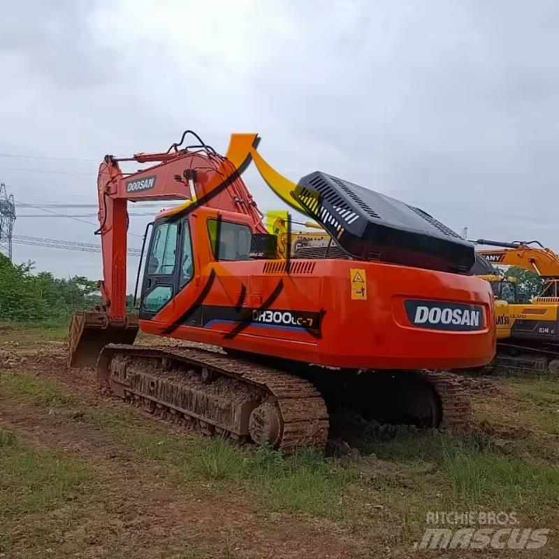 Doosan DH300 大型油圧ショベル12t以上（パワーショベル・ユンボ）