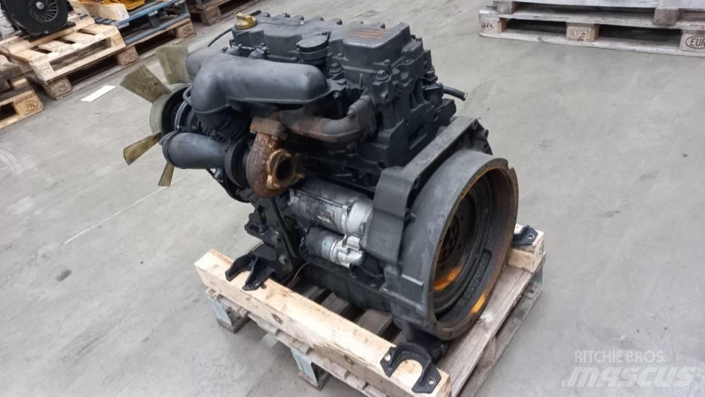 Deutz BF4M2011 エンジン