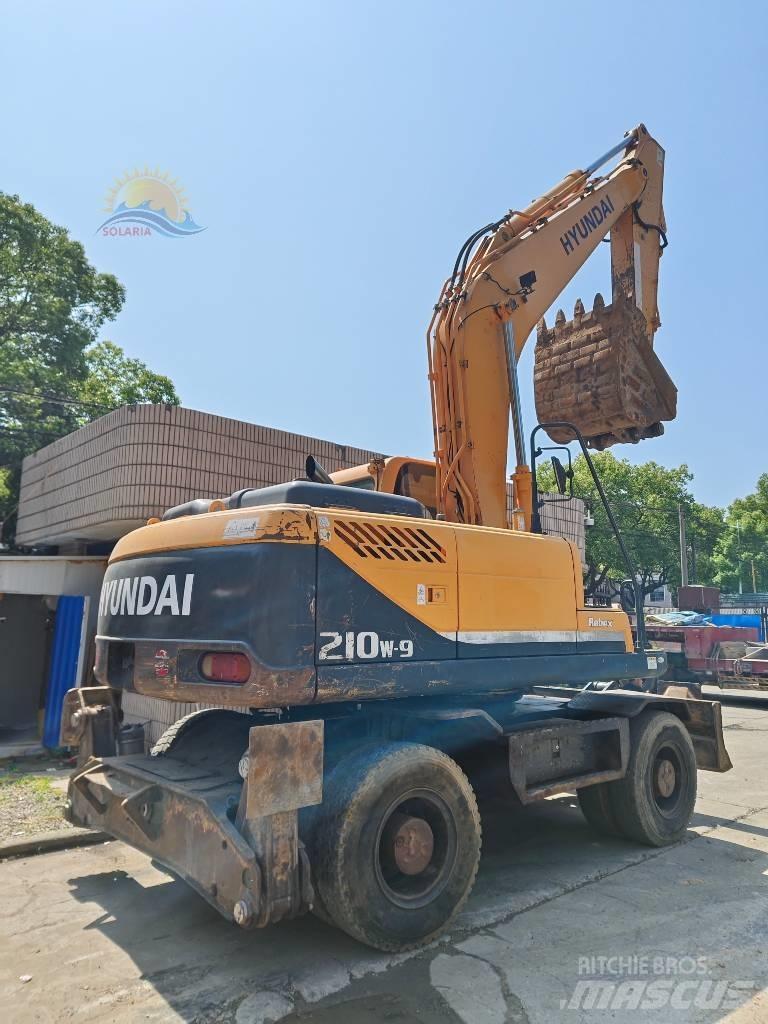 Hyundai R210W-9 ホイール式油圧ショベル（パワーショベル・ユンボ・バックホー）