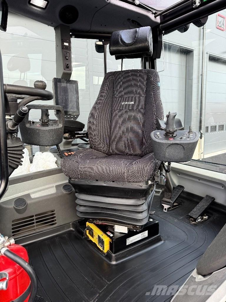 Huddig 1370 バックホーローダー